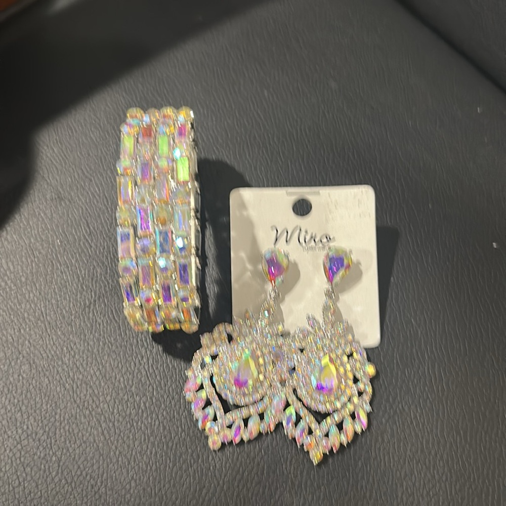 Silver and Iridescent Jewelry Set NWT